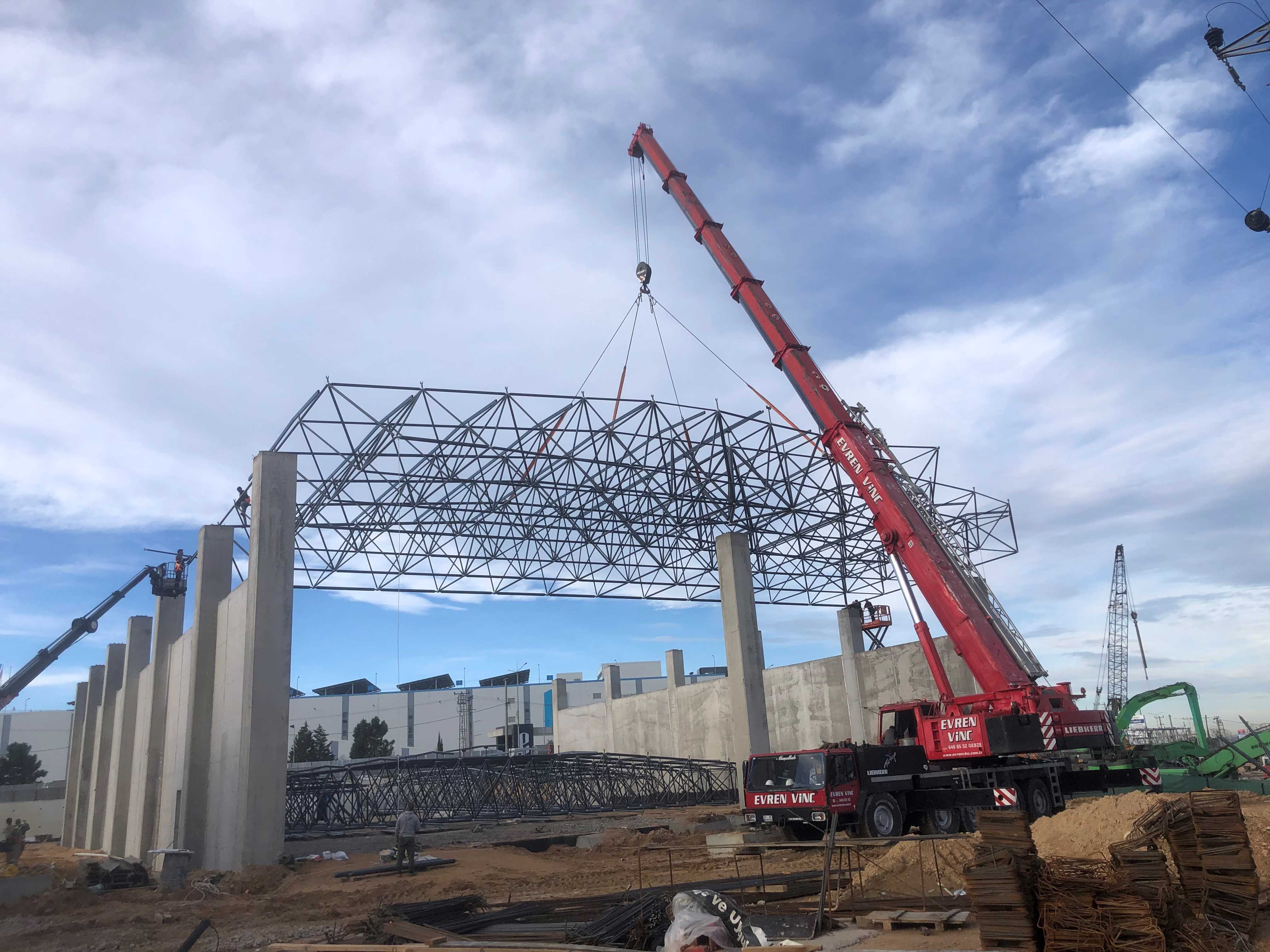 Uzay çatı imalatı ve montajı yapılması